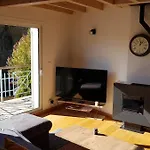 Avec Vue Sur Les Pyrenees
